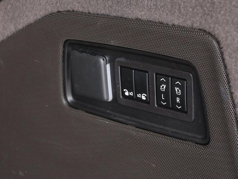 Used 2023 Cadillac Escalade Sport w/ Touring Package image 8