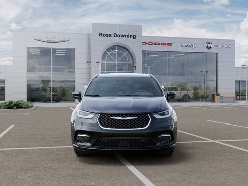 New 2026 Chrysler Pacifica Select image 6