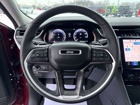Used 2023 Jeep Grand Cherokee L Limited image 18
