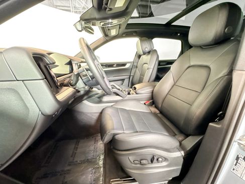 Used 2025 Porsche Cayenne image 5