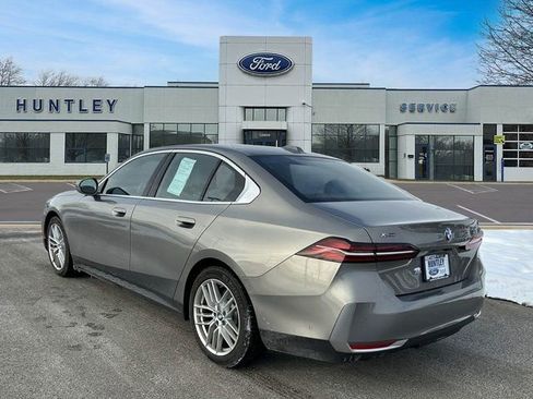 Used 2024 BMW 530i xDrive image 6