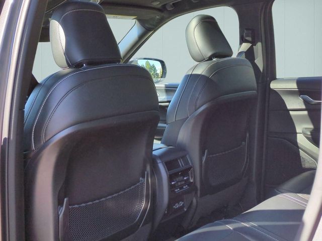 Used 2023 Jeep Grand Cherokee Altitude AWD/4WD image 26