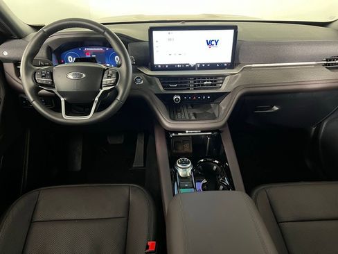 Used 2025 Ford Explorer Platinum w/ Ultimate Package image 13