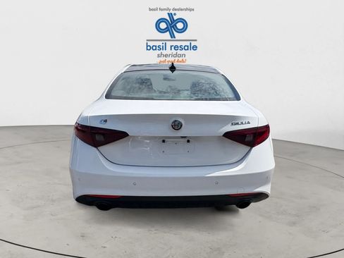 Used 2022 Alfa Romeo Giulia Ti AWD/4WD image 5