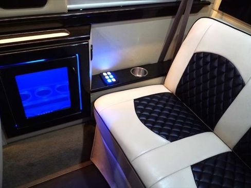 Used 2016 Mercedes-Benz Sprinter 2500 image 22