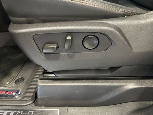 Used 2025 GMC Sierra 1500 AT4 w/ AT4 Preferred Package image 33