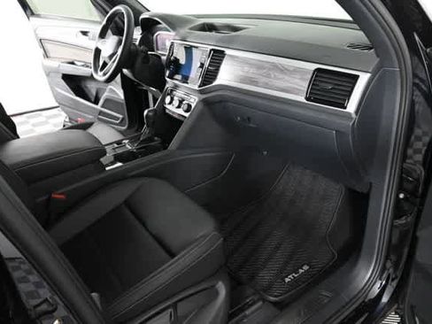 Certified 2023 Volkswagen Atlas Cross Sport SE w/ Black Wheel Package image 12