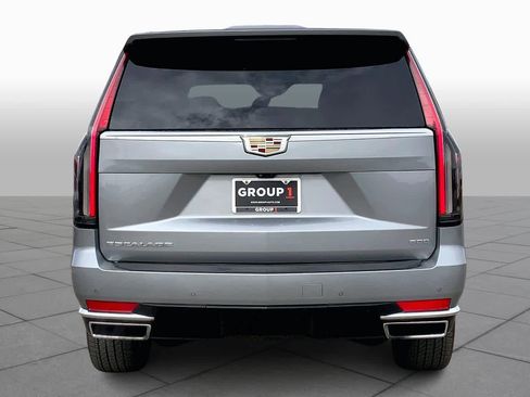 Used 2024 Cadillac Escalade Premium Luxury w/ Performance Package image 4