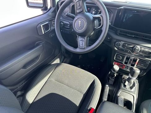 Used 2025 Jeep Wrangler Unlimited Rubicon 4xe image 20