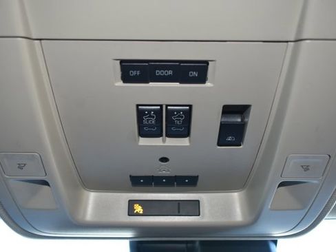 Used 2016 Chevrolet Silverado 1500 High Country image 33