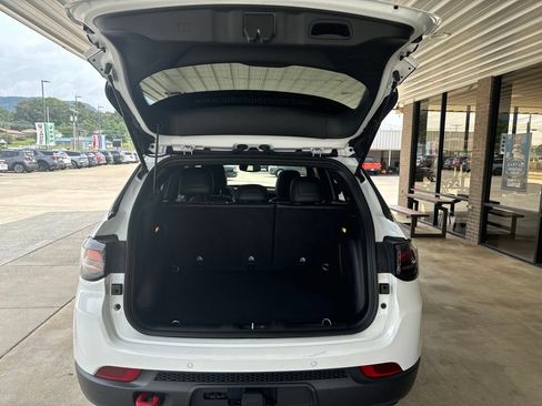 Used 2023 Jeep Compass Trailhawk w/ Trailhawk Elite Group AWD/4WD image 21