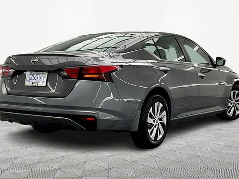 Used 2024 Nissan Altima 2.5 S image 2