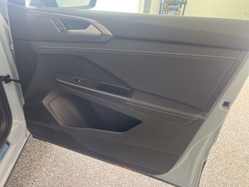 New 2026 Volkswagen Taos SE image 38