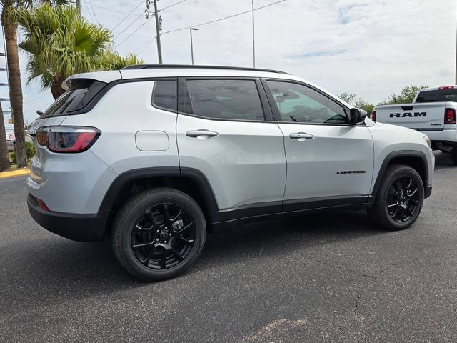 Used 2026 Jeep Compass Latitude AWD/4WD image 7