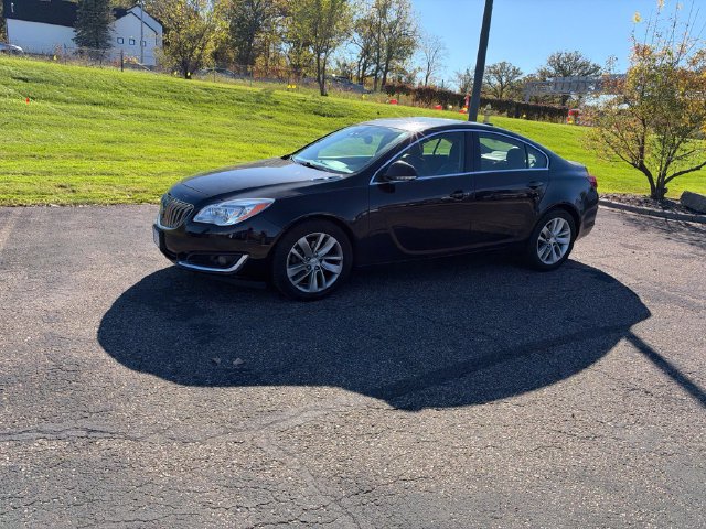 Used 2017 Buick Regal Premium w/ Driver Confidence Package #2 FWD image 5