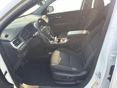 Used 2023 GMC Acadia SLE w/ Driver Convenience Package image 9