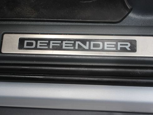 Used 2023 Land Rover Defender 130 X-Dynamic SE AWD/4WD image 23
