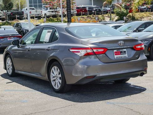 Used 2018 Toyota Camry LE FWD image 6