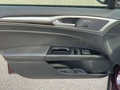Used 2013 Ford Fusion SE FWD image 9