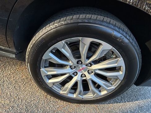 Used 2021 GMC Yukon Denali w/ Denali Ultimate Package image 13