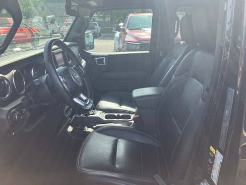 Used 2023 Jeep Wrangler Unlimited Sahara w/ Cold Weather Group AWD/4WD image 19