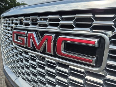 Certified 2023 GMC Yukon Denali w/ Denali Reserve Package RWD image 34
