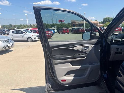 Used 2016 Honda Pilot EX image 9