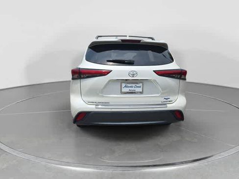 Used 2021 Toyota Highlander Limited FWD image 7