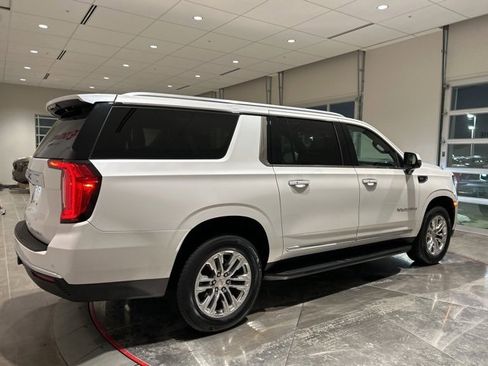 Used 2021 GMC Yukon XL SLT w/ SLT Luxury Plus Package image 7
