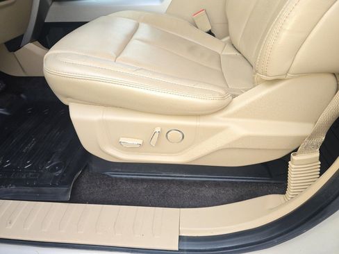 Used 2018 Ford F150 Lariat w/ Equipment Group 502A Luxury image 18