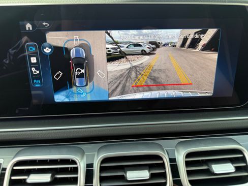 New 2026 Mercedes-Benz GLS 580 4MATIC image 28