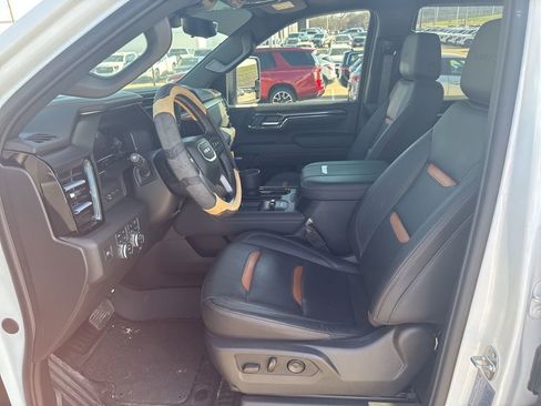 Used 2024 GMC Sierra 2500 AT4 w/ AT4 Premium Plus Package image 13