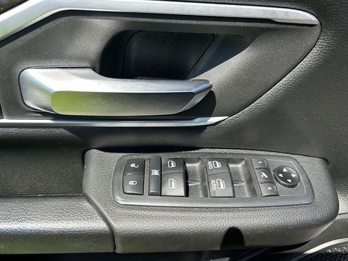 Used 2020 RAM 1500 Big Horn AWD/4WD image 17