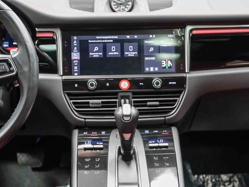 Used 2024 Porsche Macan image 13