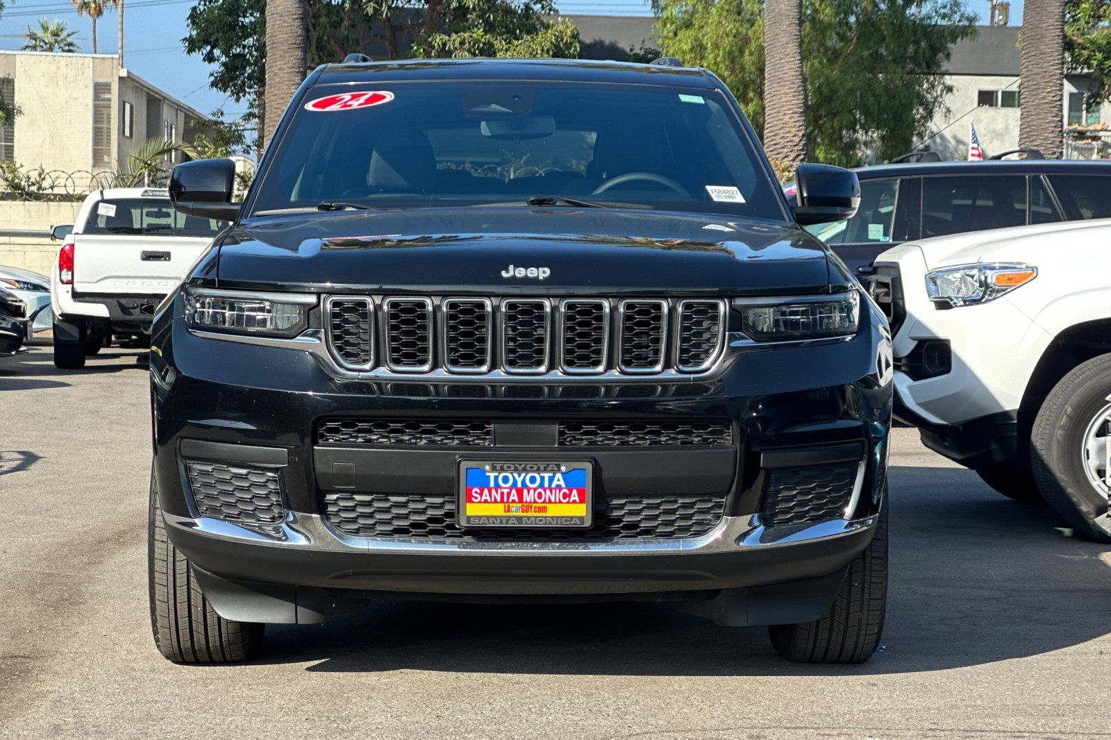 Used 2024 Jeep Grand Cherokee L Laredo w/ Luxury Tech Group I AWD/4WD image 9