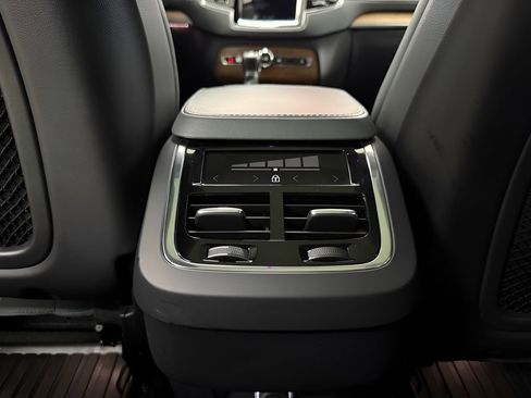 Used 2020 Volvo XC90 T6 Inscription image 28