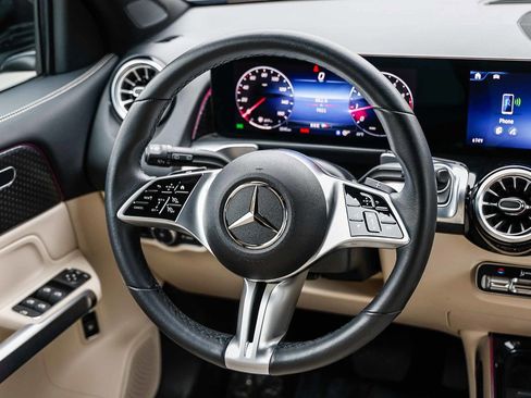 Certified 2025 Mercedes-Benz GLB 250 image 13