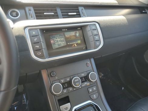 Used 2019 Land Rover Range Rover Evoque SE image 24