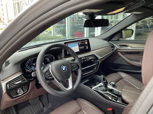 Certified 2023 BMW 540i w/ Executive Package image 9