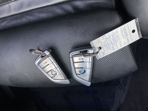 Used 2018 BMW 750i xDrive image 47