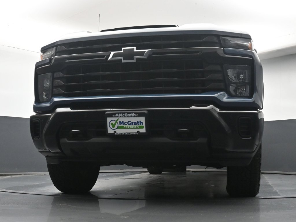 Used 2025 Chevrolet Silverado 2500 Custom AWD/4WD image 7