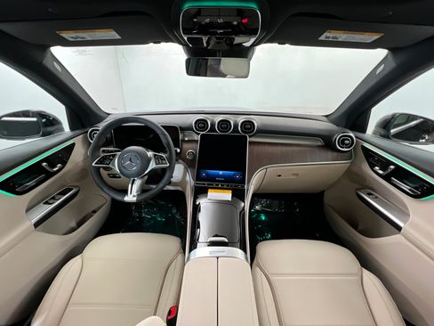 New 2026 Mercedes-Benz GLC 300 4MATIC image 9