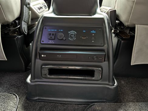 Used 2023 Mercedes-Benz Sprinter 2500 image 46