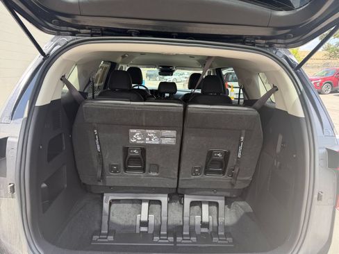 Used 2026 Kia Carnival FWD image 29