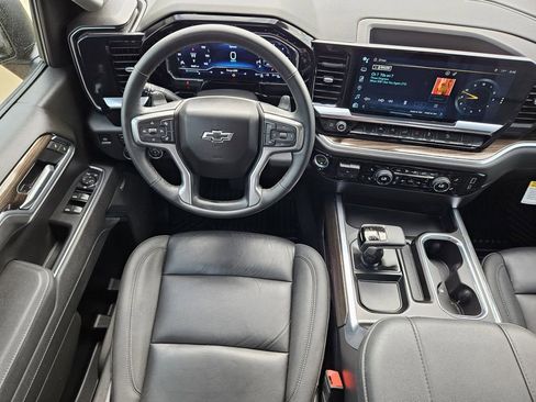 Used 2025 Chevrolet Silverado 1500 LT Trail Boss w/ Convenience Package II AWD/4WD image 32