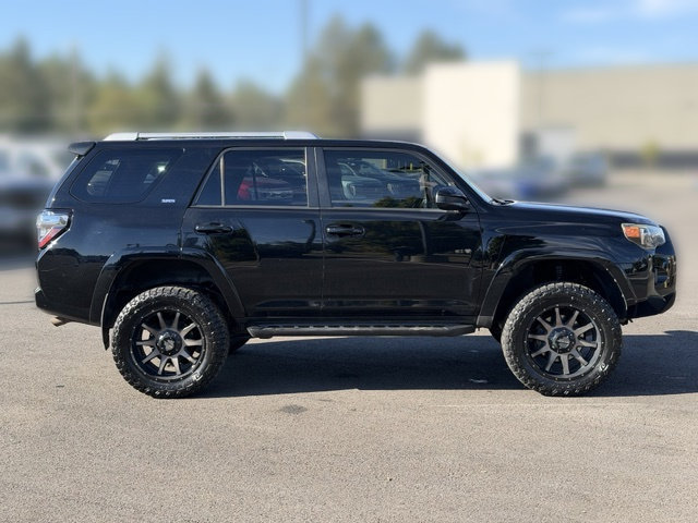 Used 2014 Toyota 4Runner SR5 AWD/4WD image 9