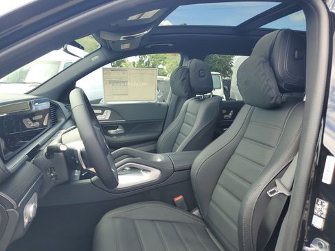 New 2026 Mercedes-Benz GLS 580 4MATIC image 25