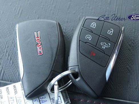 Used 2025 GMC Sierra 1500 AT4X AWD/4WD image 28