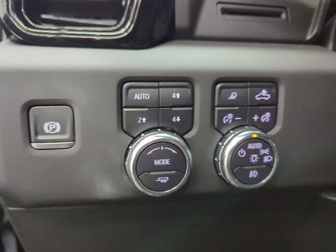 Used 2024 GMC Sierra 1500 AT4 AWD/4WD image 10