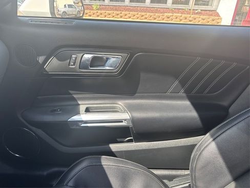 Used 2016 Ford Mustang Premium image 23